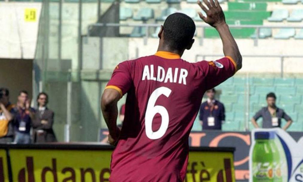 Aldair, Roma. Il brasiliano ha giocato con la sua &#39;6&#39; per 13 stagioni in giallorosso. Ha vinto lo scudetto del 2001. 